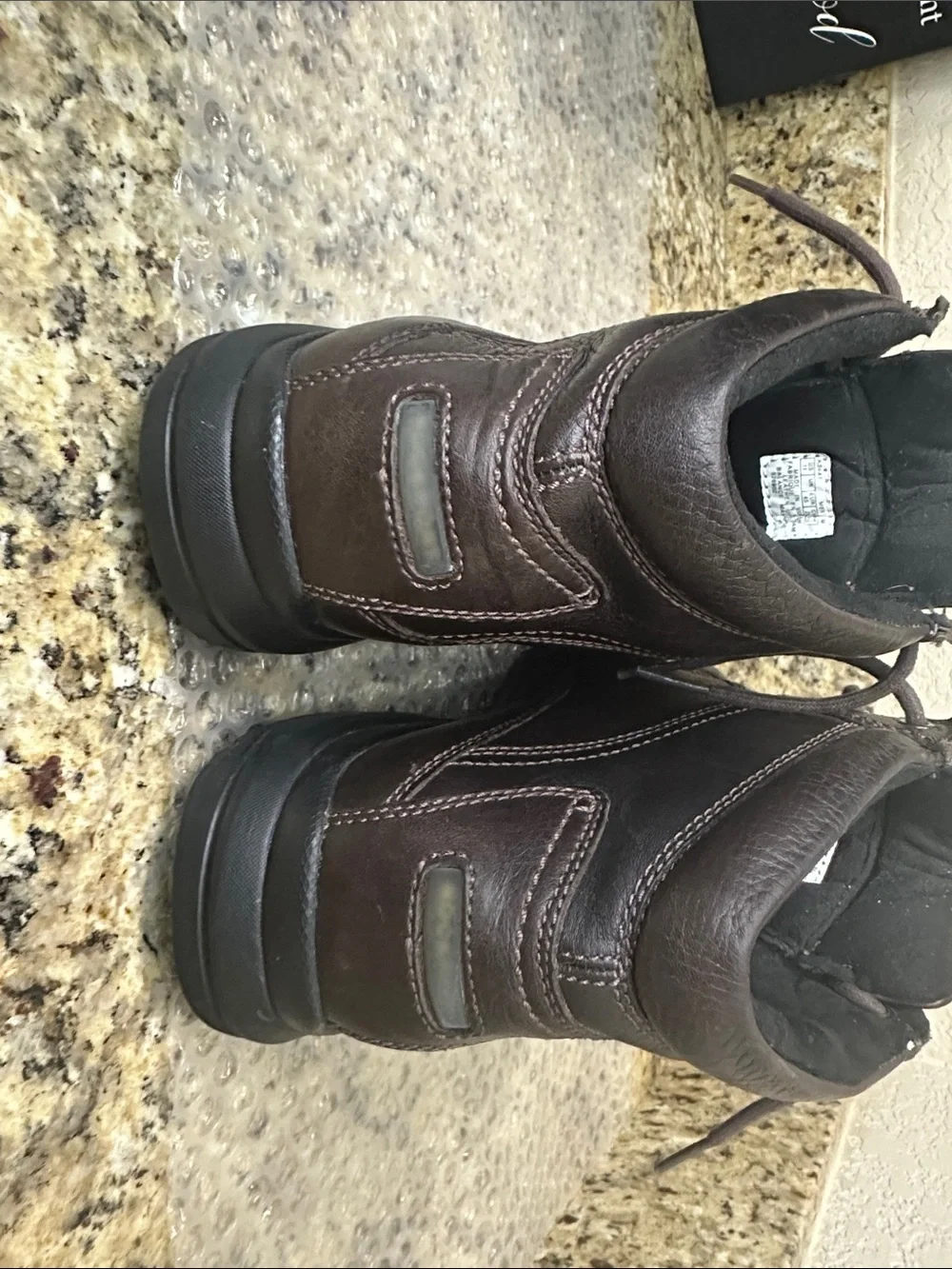 Rockport Men's Dark Brown Leather Chukka Boots  Size 11